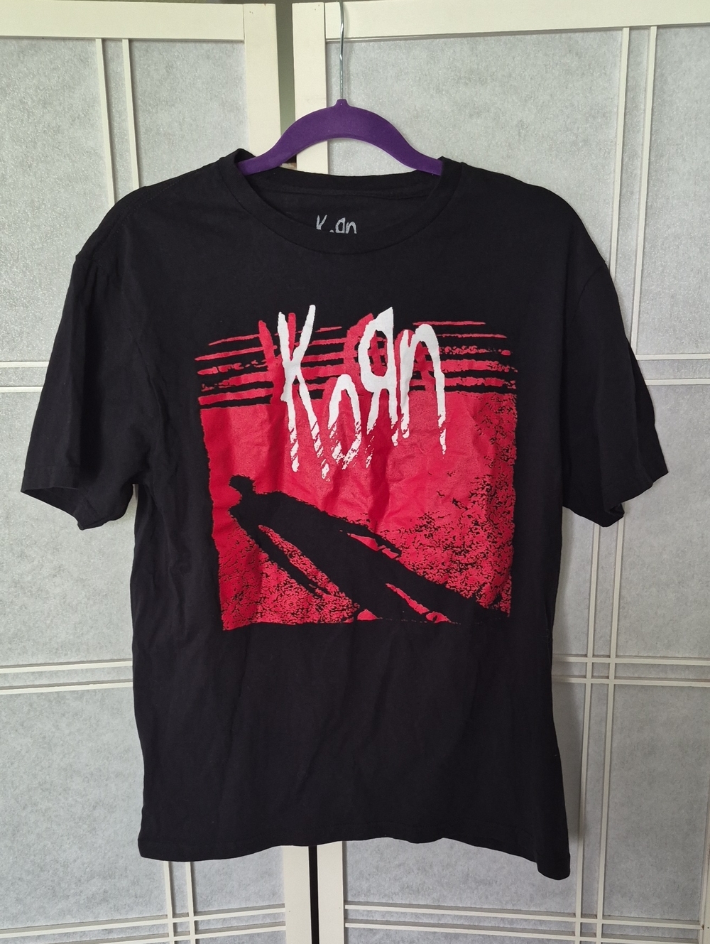 Korn Short-Sleeve Graphic Tee - Black with Red Print